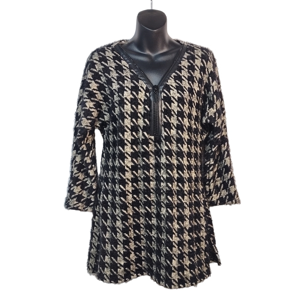 Frank Lyman Design Women's Black/Cream  Fuzzy Cardigan Sweater Size 8
